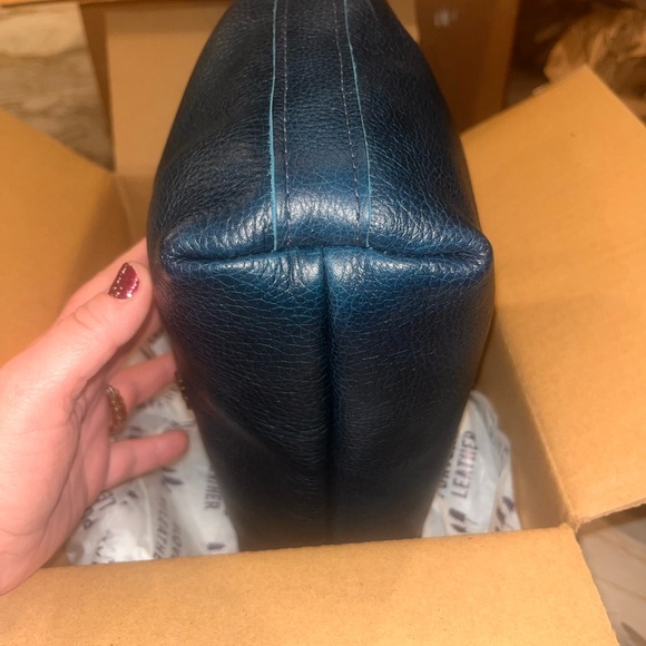 NEW 🦄 Caspian Portland leather goods small slouchy shoulder bag - Picture 9 of 14